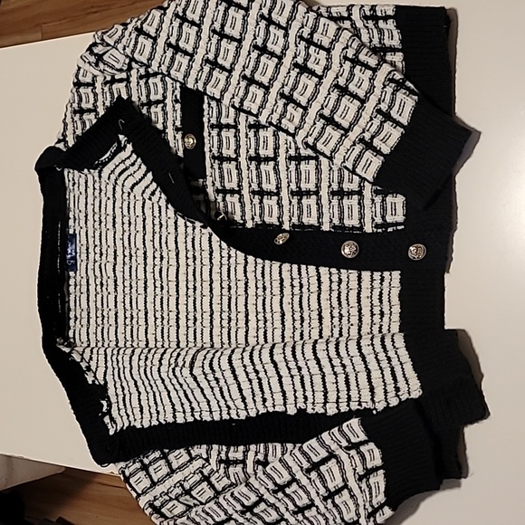 New super soft and warm sweater with gold buttons, size S/M - Picture 5 of 9